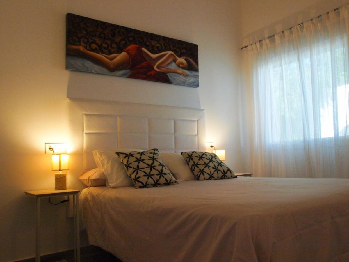 Villas Santa Ana โกนิล เด ลาฟรอนเตรา ภายนอก รูปภาพ