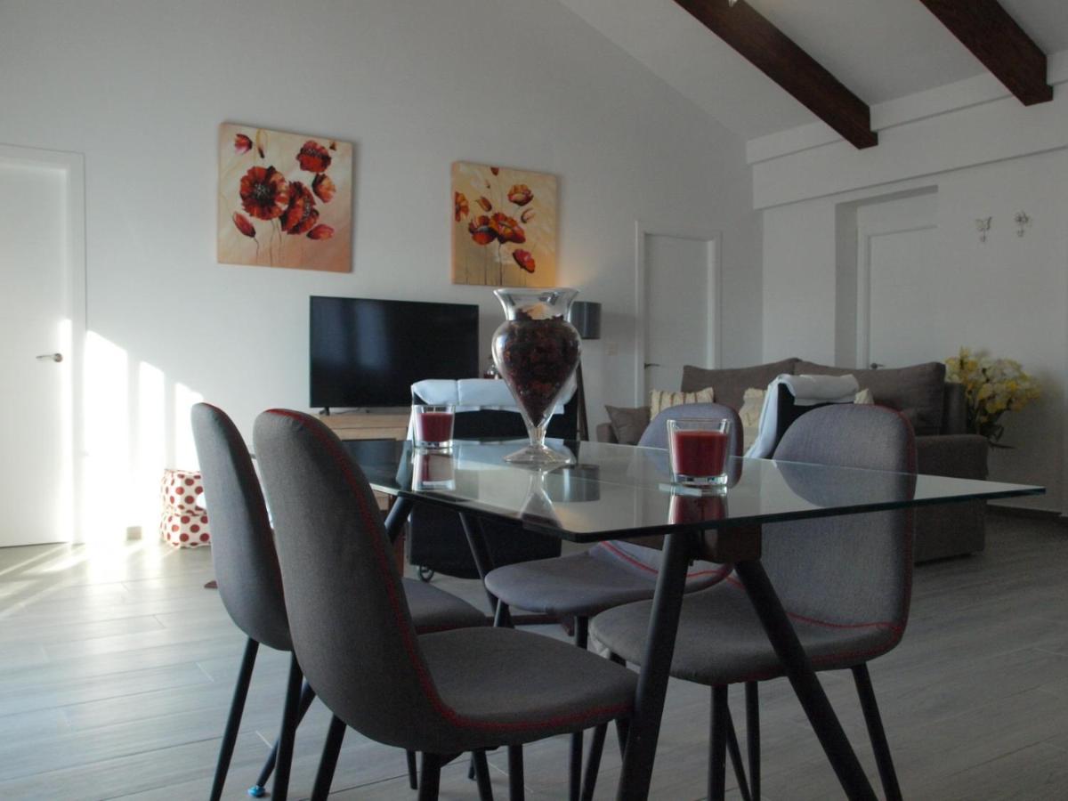 Villas Santa Ana โกนิล เด ลาฟรอนเตรา ภายนอก รูปภาพ